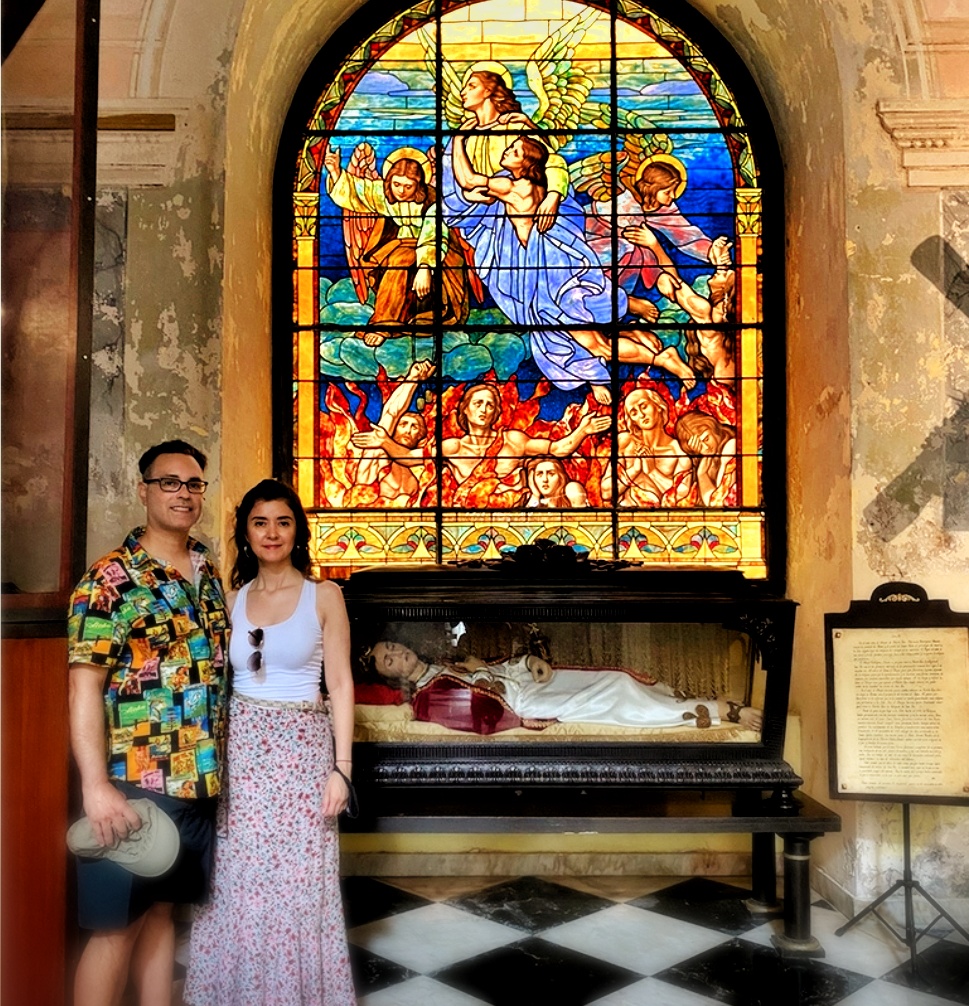 Couple traveling to Puerto Rico experiencing Bucketlist Tours’ Old San Juan Ageless Elegance, Heritage, and Spirits private tour, exploring America's oldest churches and learning about the history of faith and sacred relics in Old San Juan.